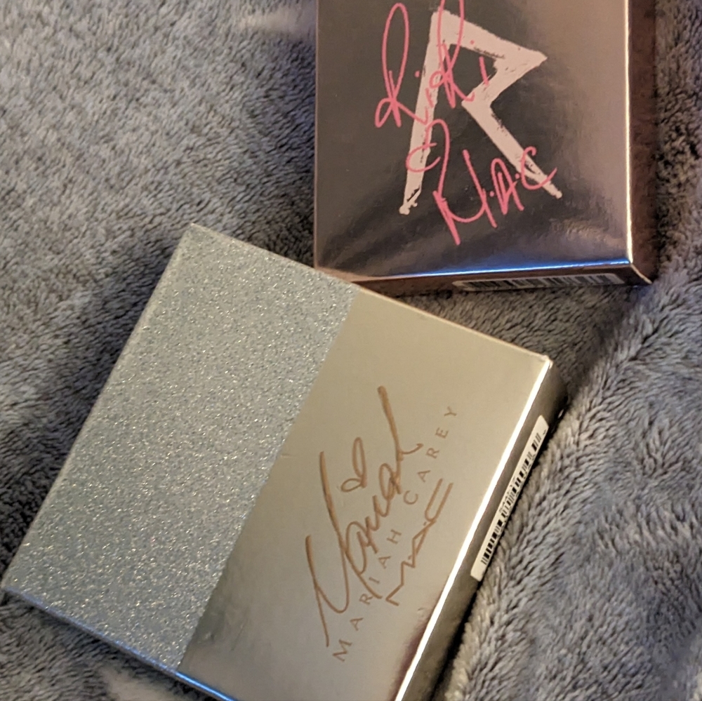 *Rare* LE bundle of Rihanna/Mariah Carey
